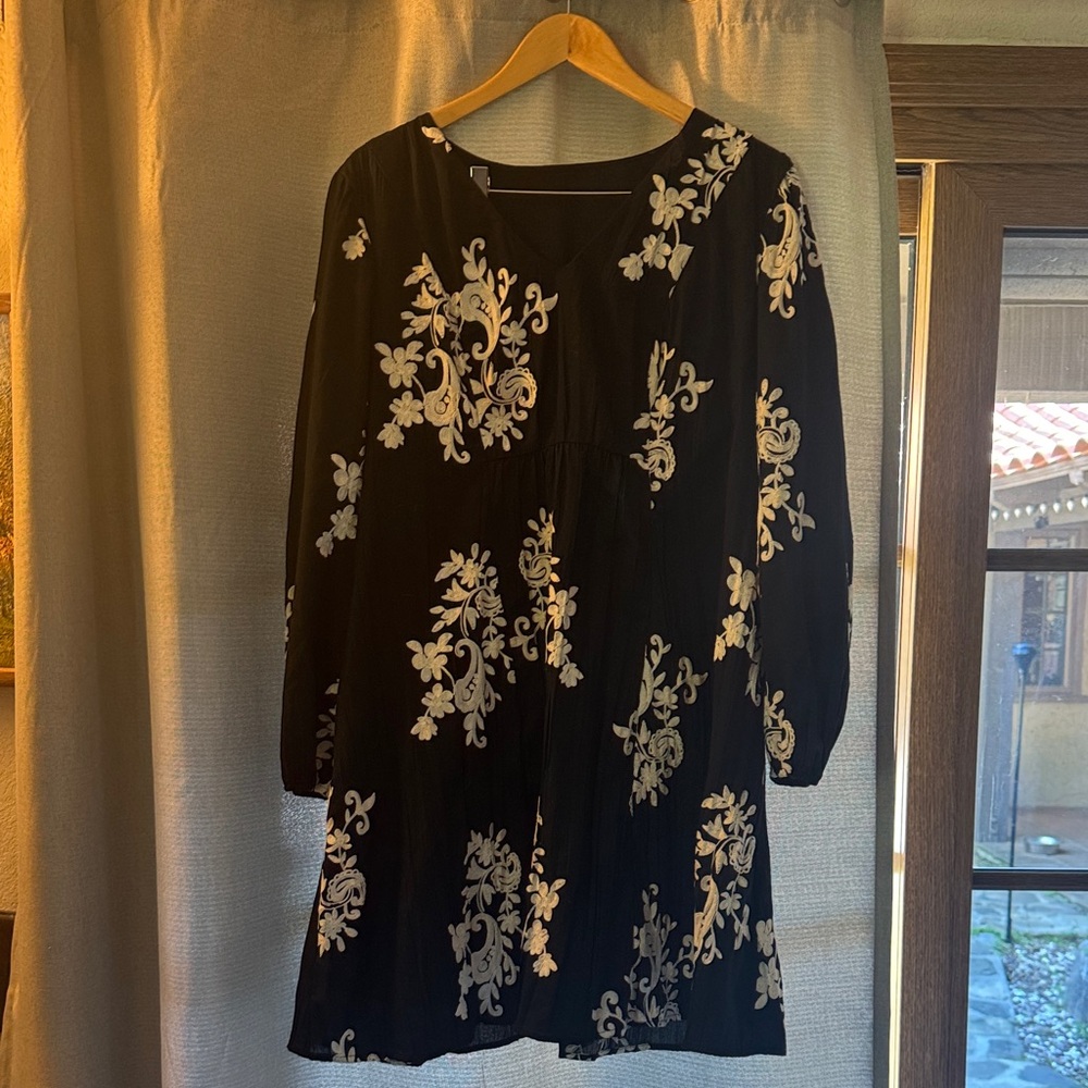 Elegant Black and White Floral Dress